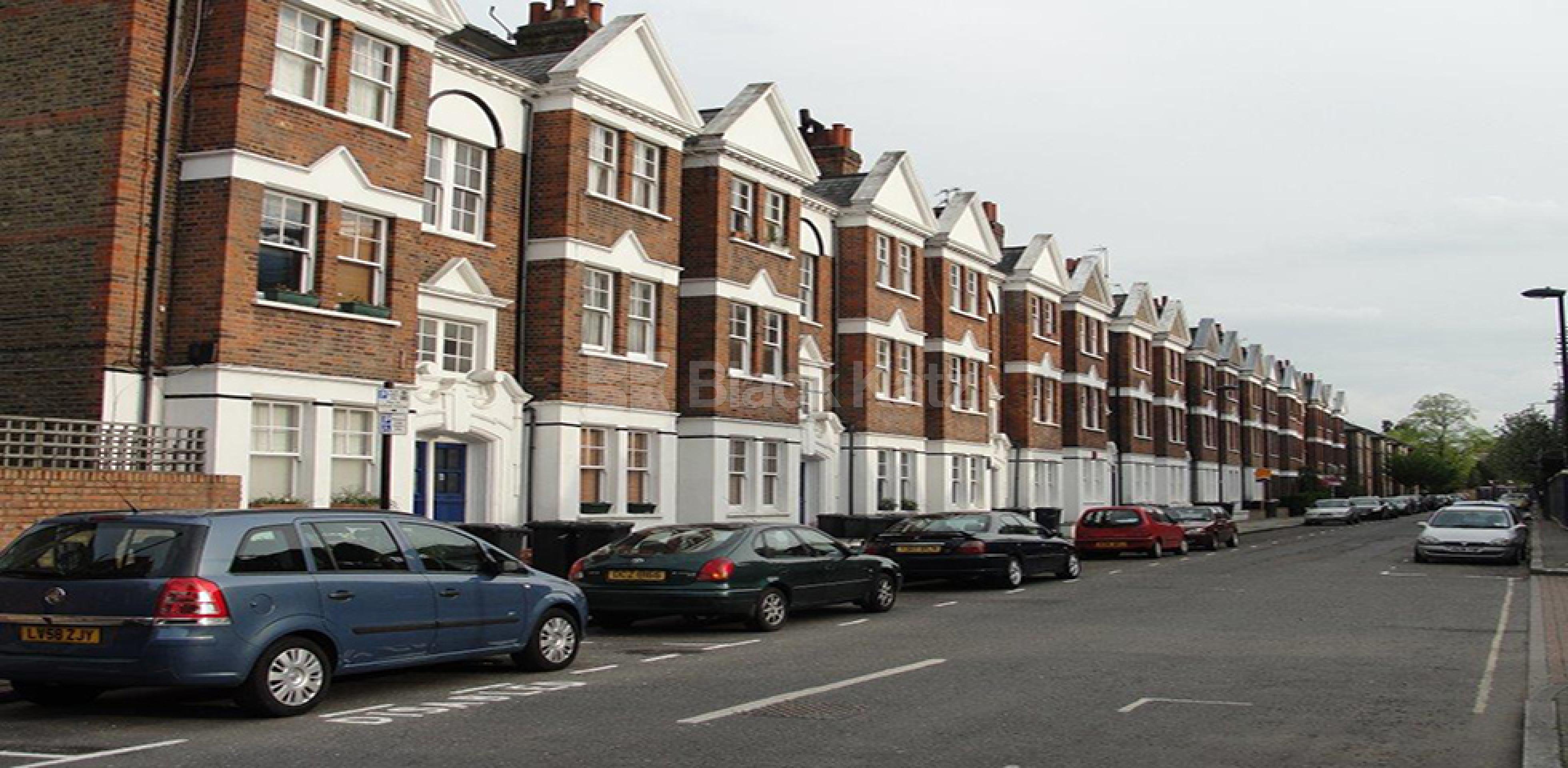 			UNDER OFFER , 3 Bedroom, 1 bath, 1 reception Apartment			 Liberty Street, Oval SW9